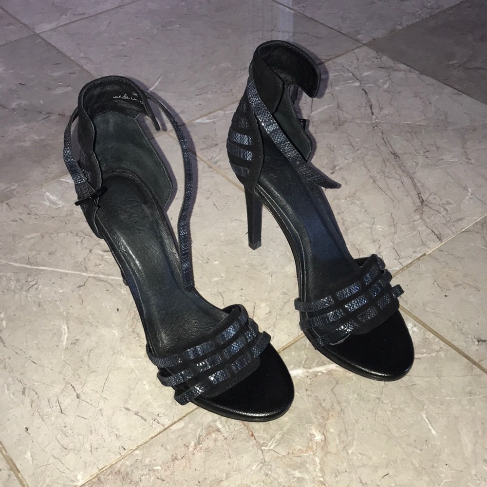 Joie heels!